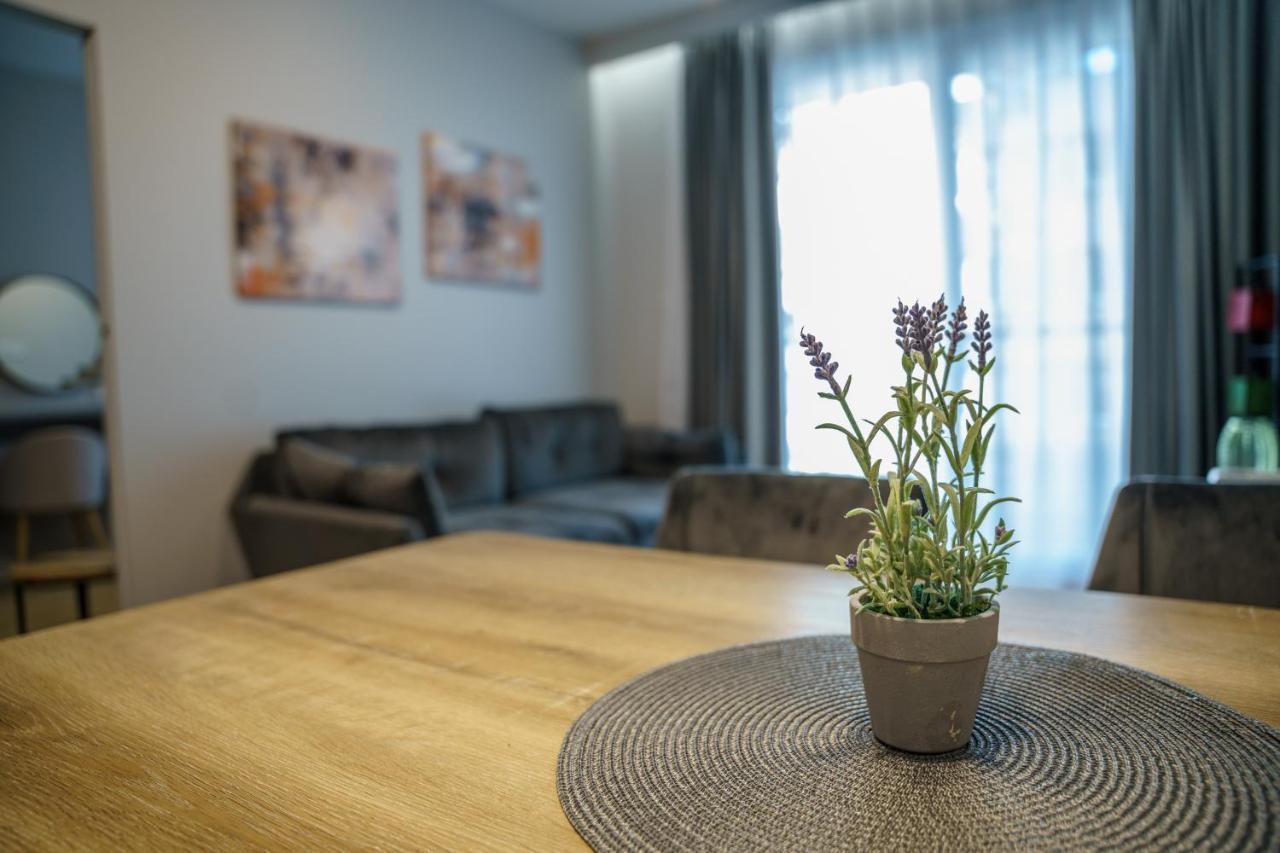 Bright And Charming- Golden Apartments- City Center&S18 Warschau Buitenkant foto
