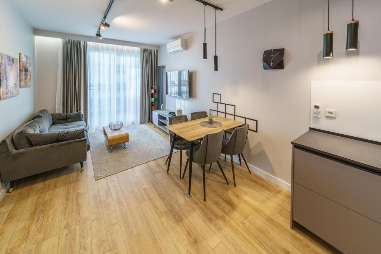 Bright And Charming- Golden Apartments- City Center&S18 Warschau Buitenkant foto