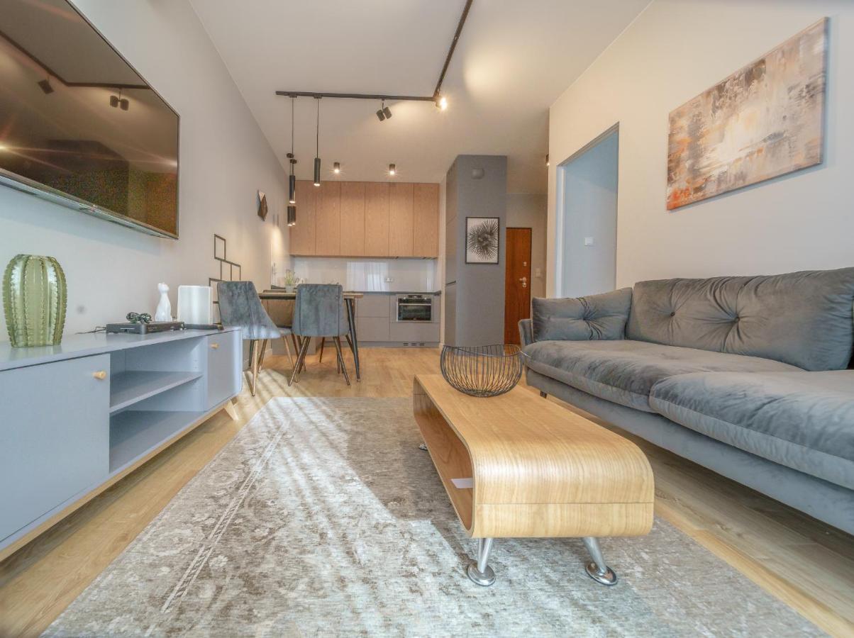 Bright And Charming- Golden Apartments- City Center&S18 Warschau Buitenkant foto